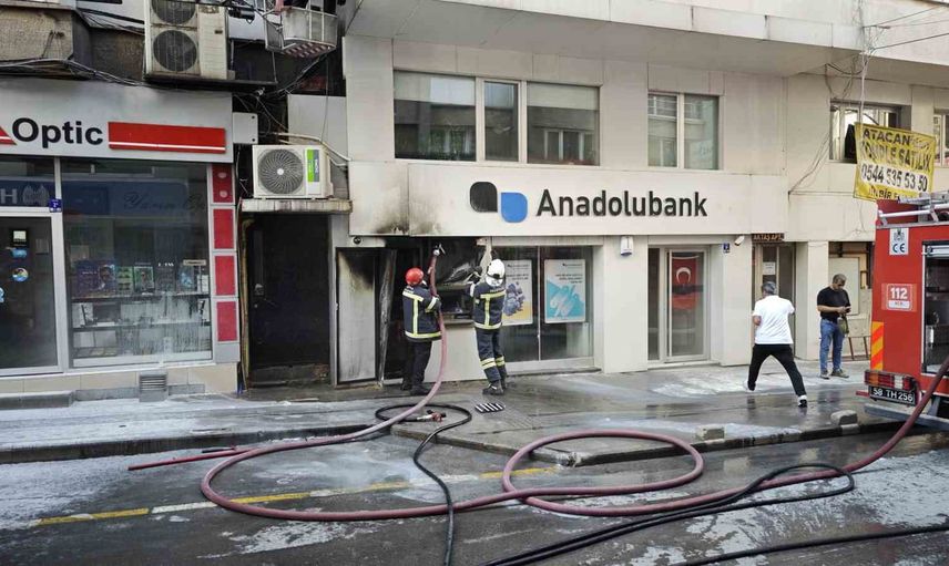 Sivas'ta atm'de çıkan yangın kısa sürede kontrol altına alındı