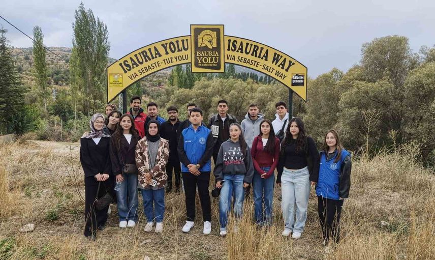 Yeni öğrenciler İsauria yolunda Bozkır'ın doğasıyla tanıştı