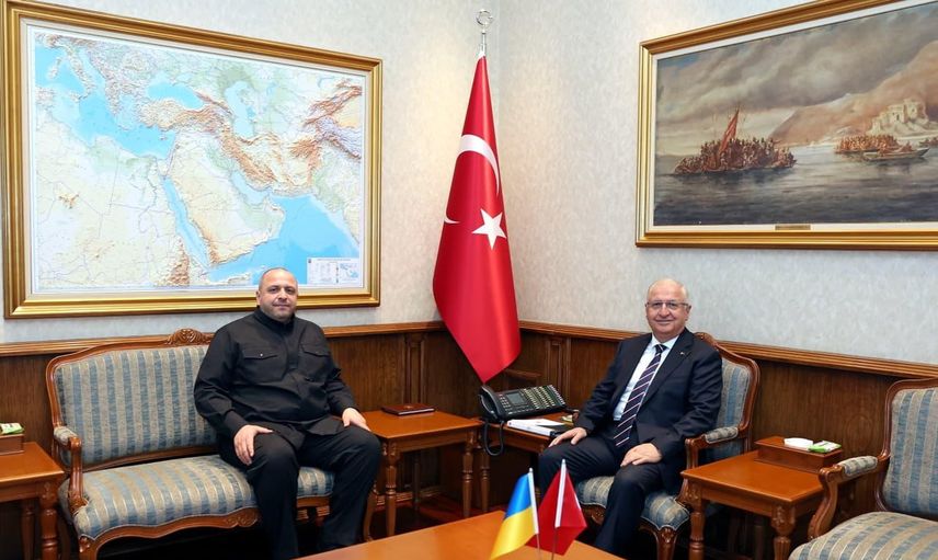 Güler bakanlık makamında Umerov'u kabul etti