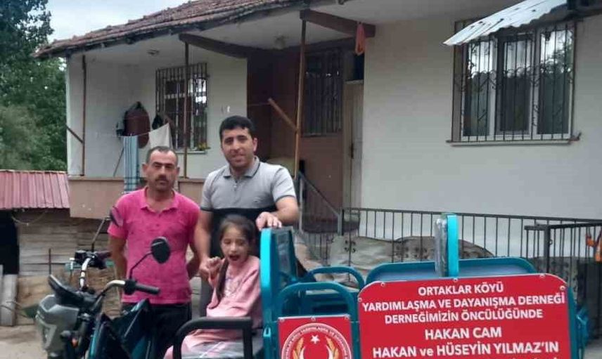 Minik Ecrin'e elektrikli araç mutluluğu