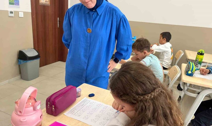 Şehzadeler'de çocuklara yönelik okuma yazma ve ödev atölyesi açıldı