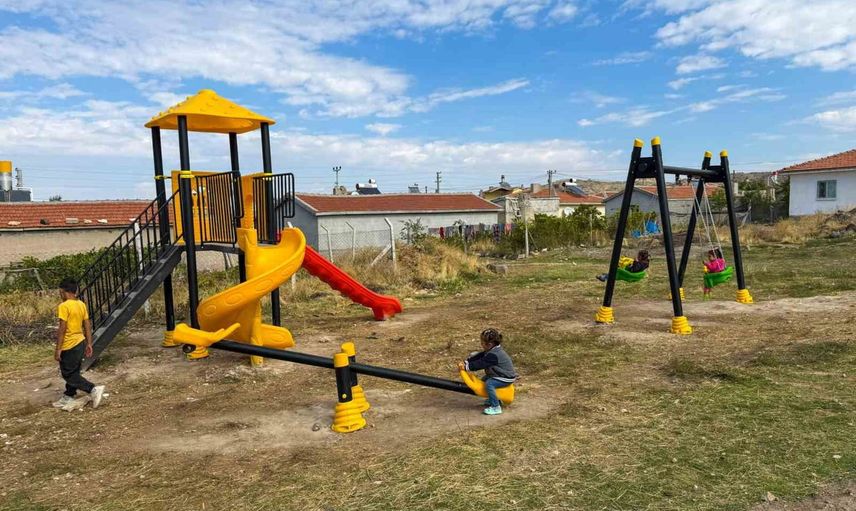 Aksaray'da 13 köy çocuk oyun alanı ve sosyal donatılarla güçlendi