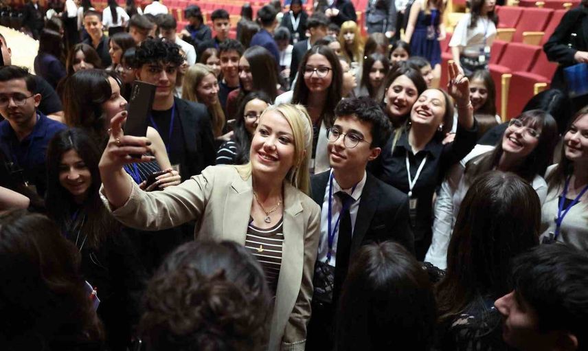 Merkezefendi'de öğrencilere yıllık öğrenim desteği için başvurular açıldı