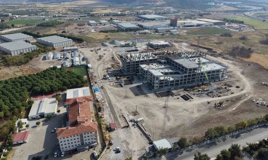 Akhisar'da sağlık kapasitesi artıyor: 450 yataklı yeni devlet hastanesi yükseliyor