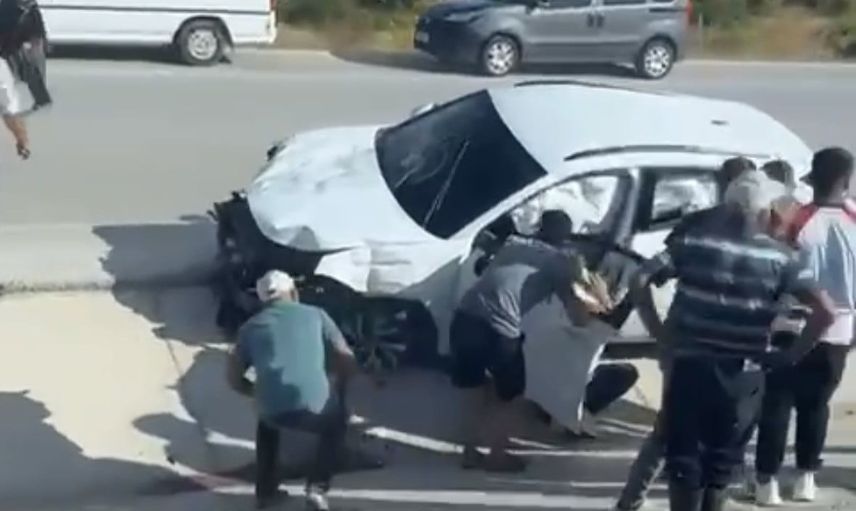 Refüjde çarpışma: sürücü hafif yaralandı