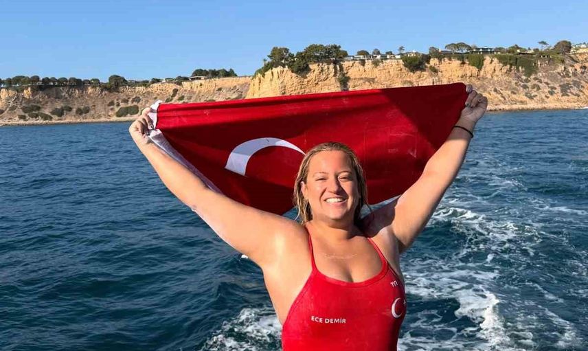 Ece Demir Catalina Kanalı'nı geçip Ocean's Seven yolunda büyük adım attı