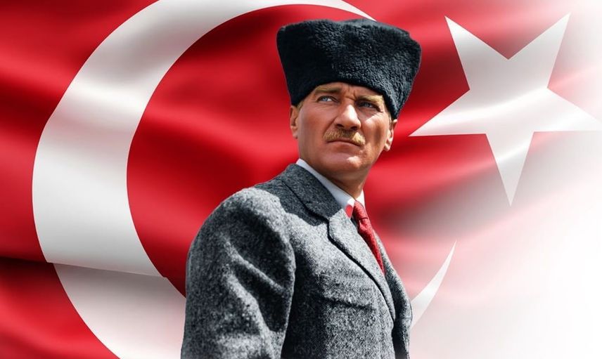 Didim'de 30 ağustos coşkusu fener alayı ve Işın Karaca konseriyle