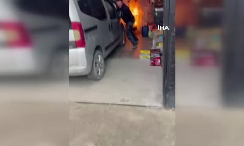 Emirdağ sanayi sitesinde soba parlaması dükkanı ateşe verdi, esnaf aracı son anda kurtardı