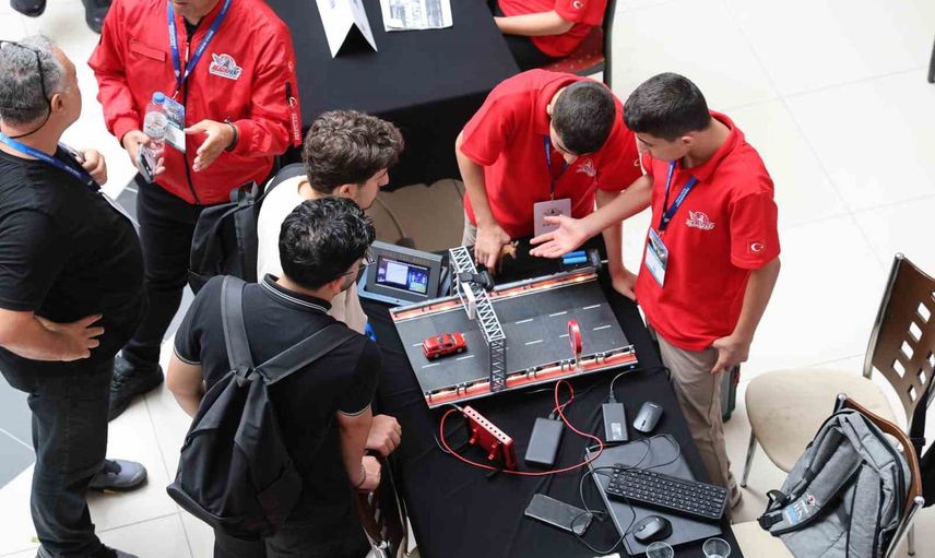 Geleceğin projeleri Diyarbakır'da yarışıyor: 677 finalist TEKNOFEST'te saha buldu