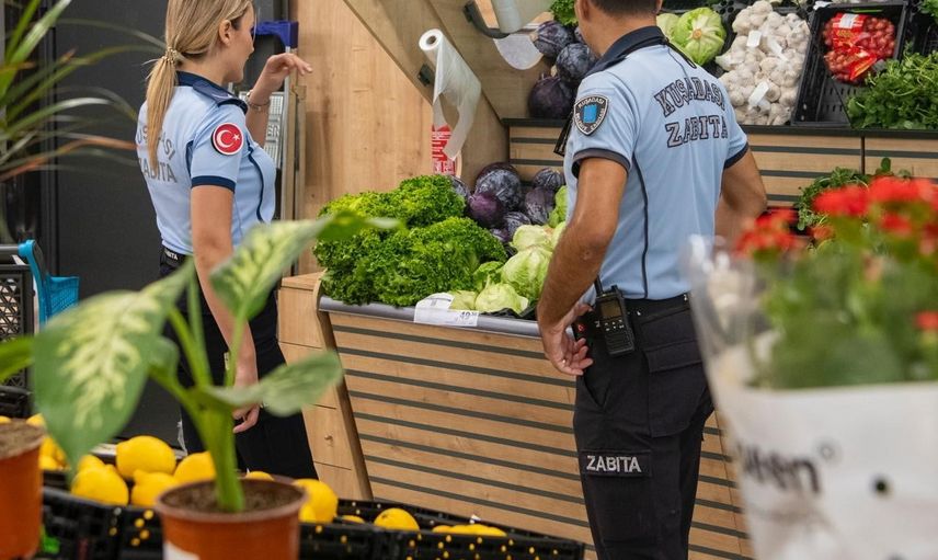 Kuşadası'nda zincir marketlerde hijyen ve ruhsat denetimleri yoğunlaştı
