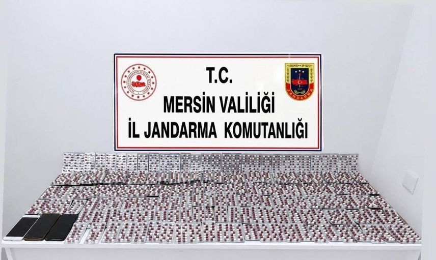 Toroslar’da jandarma operasyonu: binlerce uyuşturucu hapla iki kişi cezaevinde