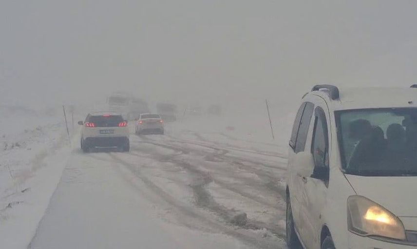 Palandöken geçidi'nde kar ulaşımı aksattı, tünel talebi yeniden gündemde