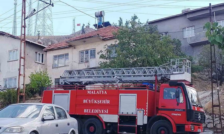 Komşuların ihbarı üzerine yalnız yaşayan emekli öğretmen banyoda ölü bulundu