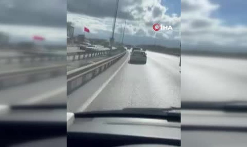 Ambulansın yol istediği anlar: Arnavutköy-Sultangazi yolunda trafikte tehlikeli bekleyiş