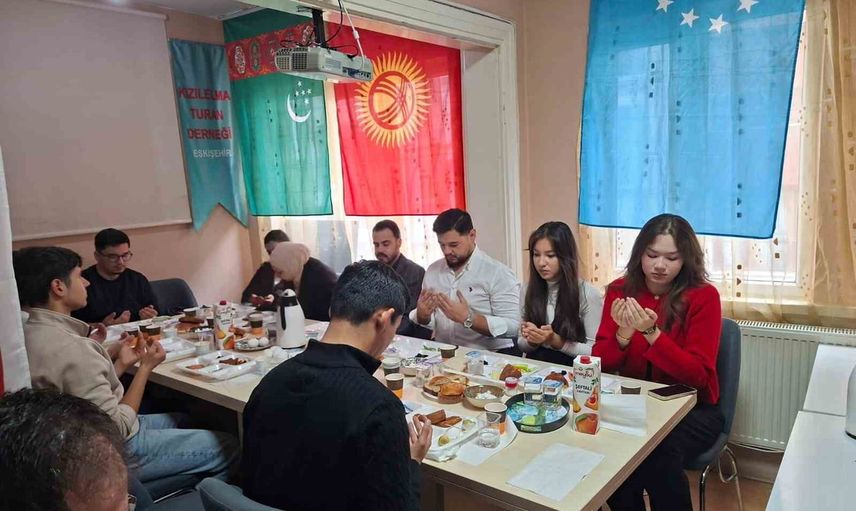 Eskişehir'de Türk dünyası öğrencileri dayanışma için buluştu