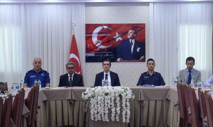 Bozyazı'da öğrencilerin güvenliği için okul çevresi tedbirleri ele alındı