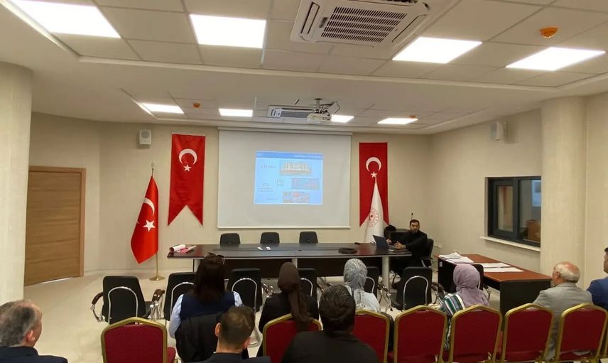 Okullarda erken destek ağı: Altıntaş'ta yöneticilere rehberlik