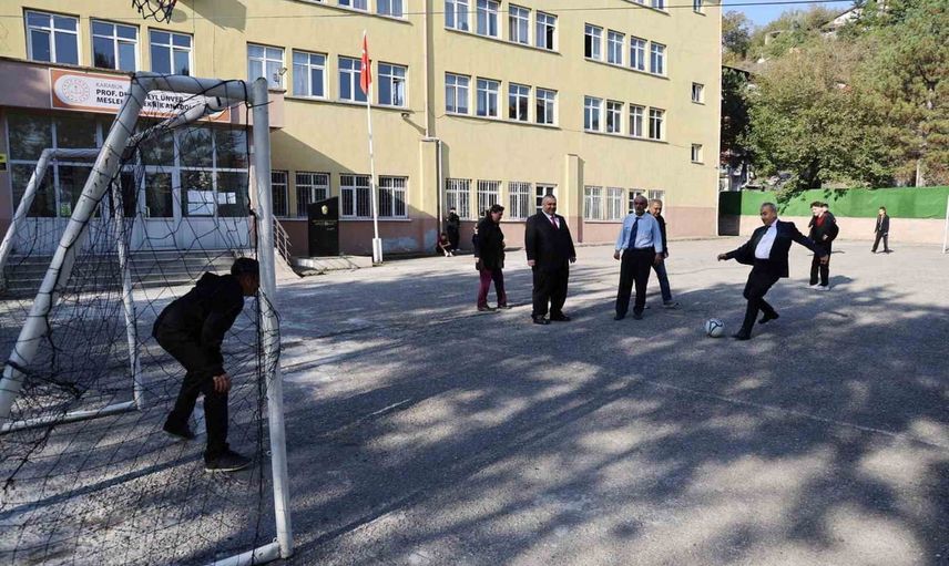 Mesleki eğitimde gençlerin yanında: Nevzat Akbaş öğrencilerle buluştu
