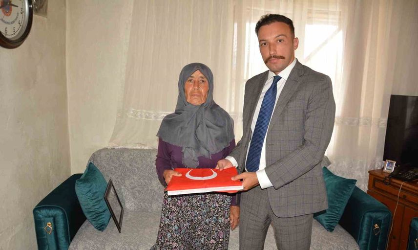 Başsavcı Ozan Kapıcı'nın ev ziyareti: şehit annesinin acısını paylaştı