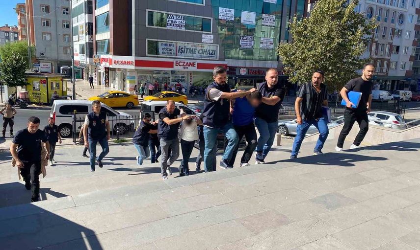 Çerkezköy'de kurşunlanan eve ilişkin soruşturmada üç şüpheli tutuklandı