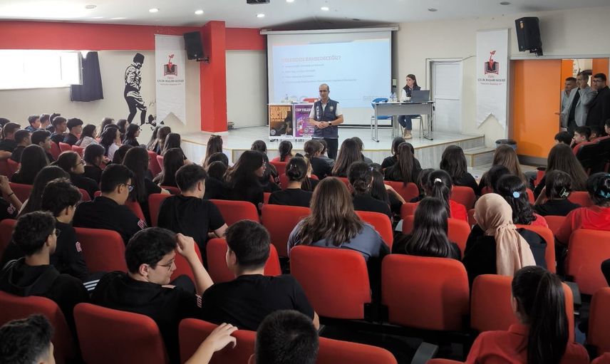 Dijital dünyada bilinç: Kars'ta 120 öğrenciye siber güvenlik eğitimi