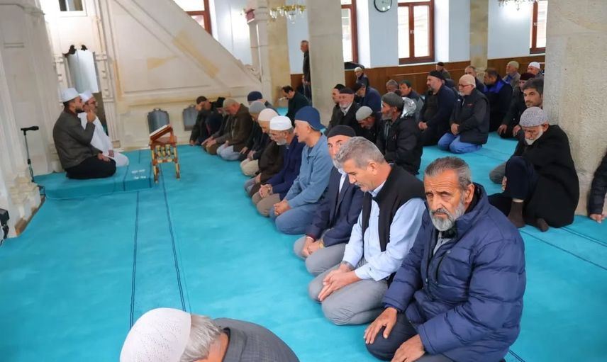Yakutiye Camii'nde Kur'an ziyafetiyle camiler haftası kutlandı