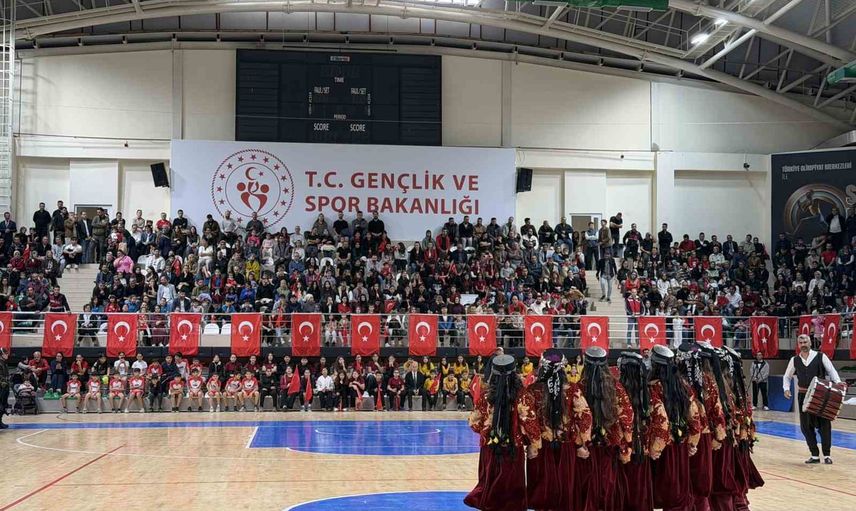 Mardin'de cumhuriyetin 103. yılı törenle kutlandı