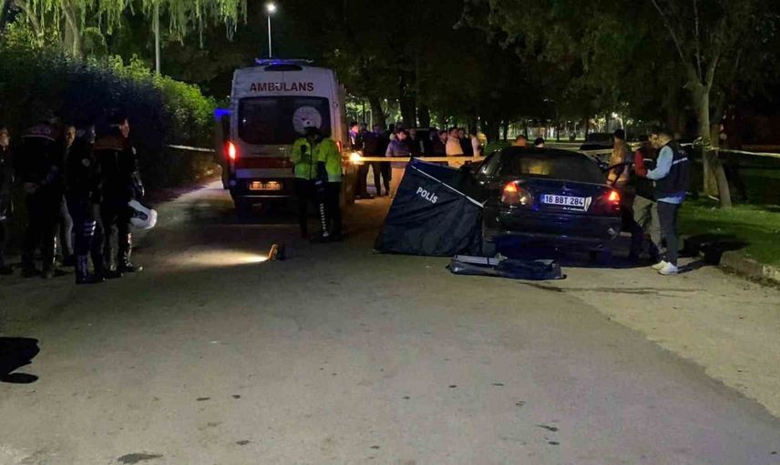 İnegöl'de motosikletle otomobilin çarpışması: 17 yaşındaki genç hayatını kaybetti