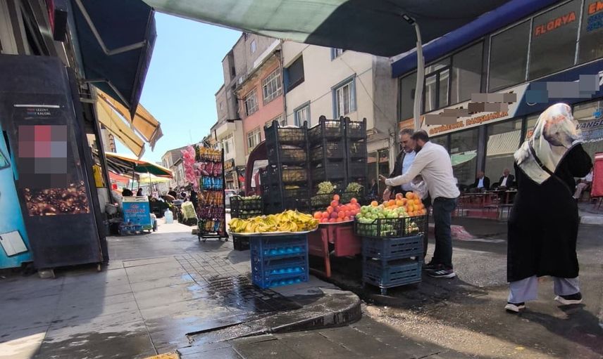 Van’da kaldırımlar yaya için kapanıyor, esnaf ve turistler tepki gösteriyor