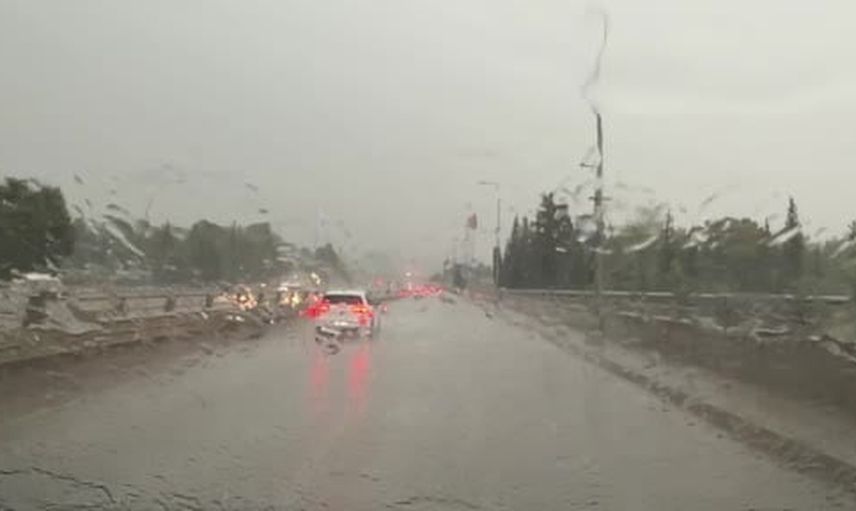 Adıyaman'da ani sağanak yaşamı aksattı, bazı yollar çöktü