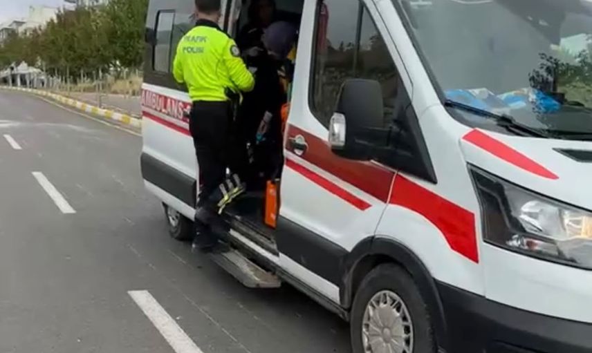 Uyarı amaçlı bırakılan parke taşı motosiklet kazasına yol açtı
