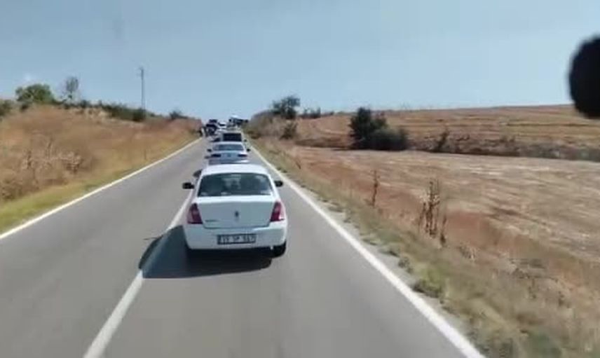 Pehlivanköy'de sağlık ekibini taşıyan ambulans devrildi: 5 yaralı