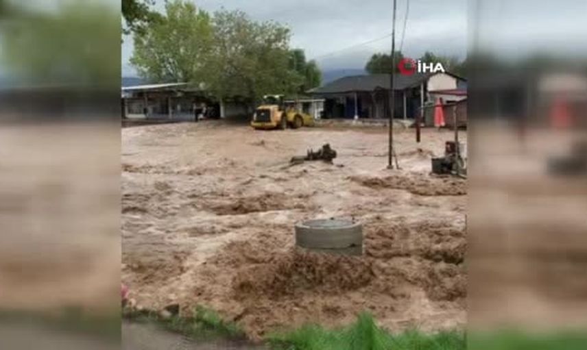 Bursa'da yağmur sonrası koordineli seferberlik: ihbarların yüzde 72'si cevaplandı