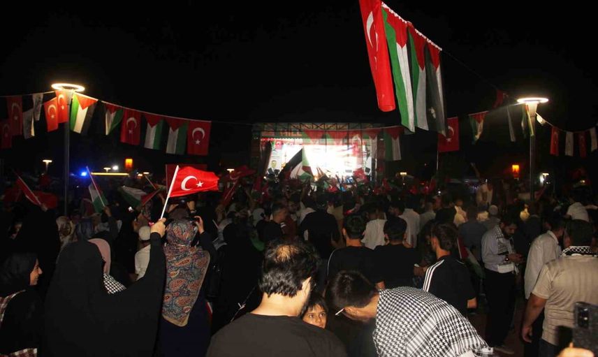 Şanlıurfa'da Filistin konvoyu çağrısıyla binler sokaklara döküldü