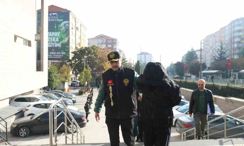 Beş ilde eş zamanlı baskın: 17 şüpheli adliyeye çıkarıldı