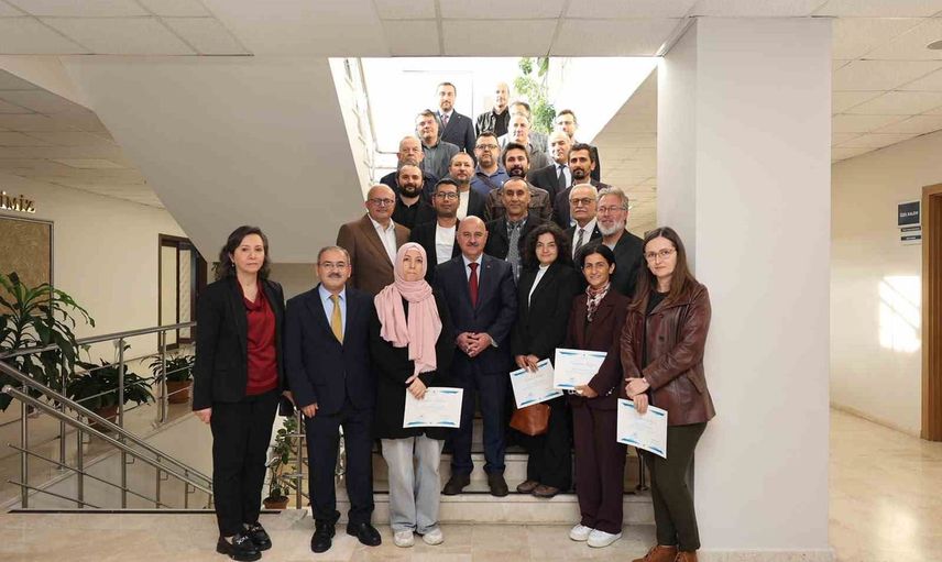 Düzce'de uluslararası etki: rektör Sözbir dünya listelerindeki akademisyenlerle buluştu