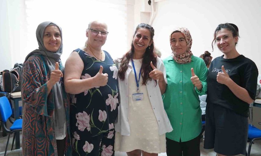 Yunusemre'de dikiş kursları kadınların üretime ve dayanışmaya katılımını güçlendiriyor