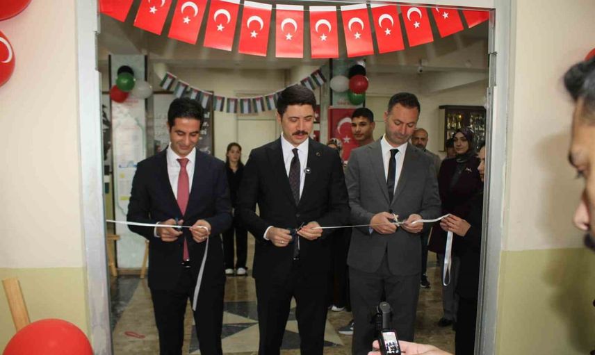 Malazgirt'te gençlerden Filistin'e dayanışma kermesi