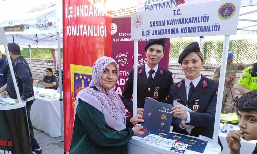 Sason'da bereket festivali: bal, ceviz ve çilek üreticiyi güçlendirdi