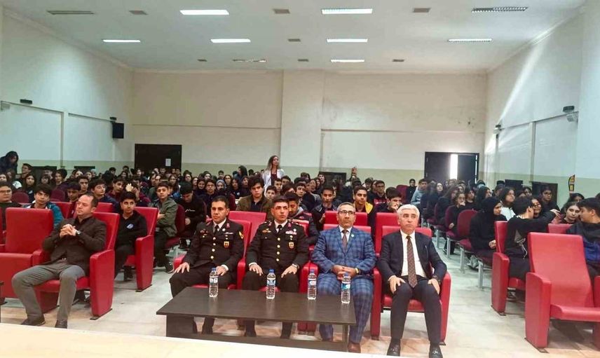 Kahramanların anlattıkları lise öğrencilerine ulaştı