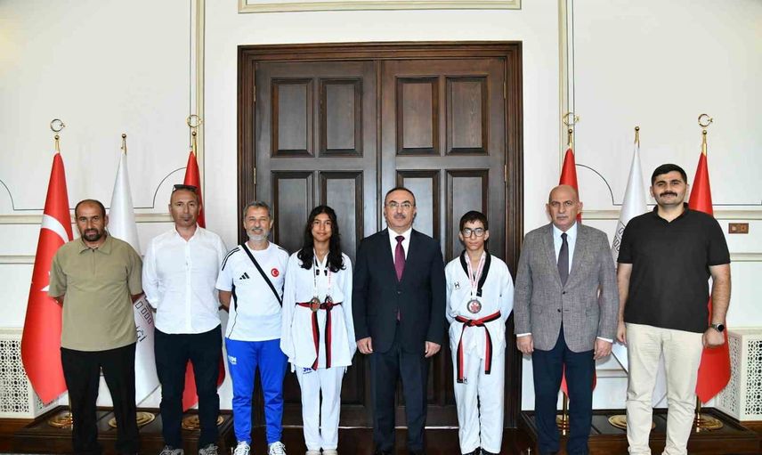 Tekirdağ'ın minik taekwondocuları Sinop'tan madalyalarla döndü