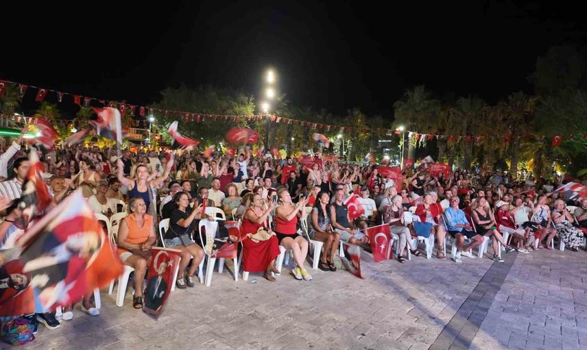 Coşku dolu kutlama filenin sultanları Bodrum'da bayram havası yaşattı
