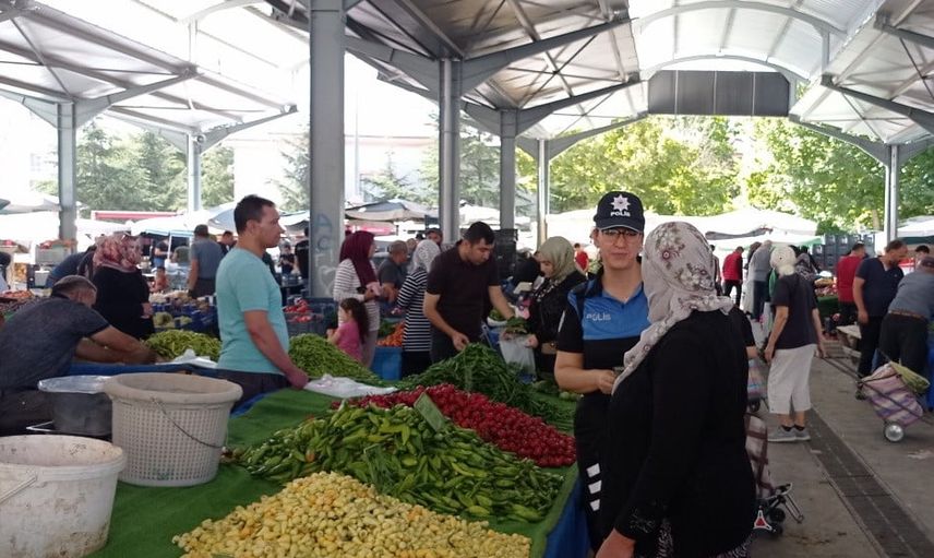Niğde'de sokaklarda bilgilendirme: dolandırıcılığa karşı önlemler anlatıldı