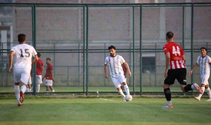 Afyon kampında Elazığspor ilk hazırlık maçını 2-1 kazandı
