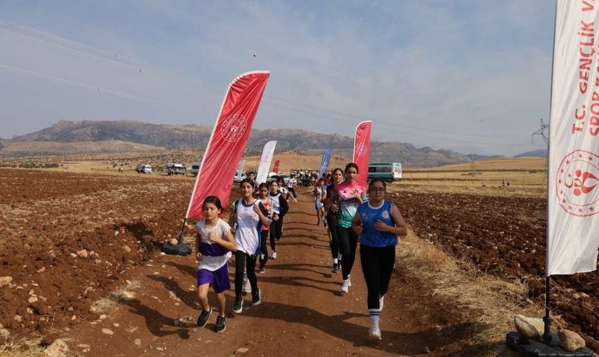 Silopi'de genç atletlerin sınavı sona erdi: yükselen yıldızlar kros liginde il seçmesi