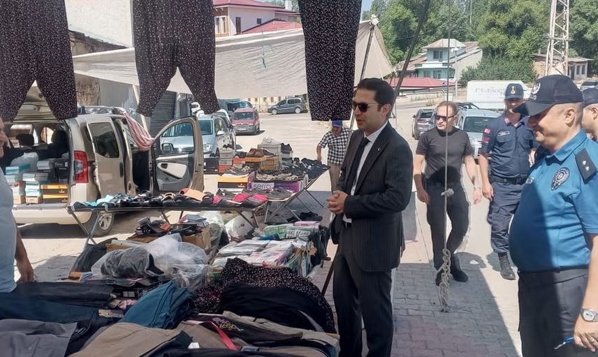 Aydıntepe'de hizmet öncelikleri muhtarlarla belirlendi, pazar esnafına ziyaret