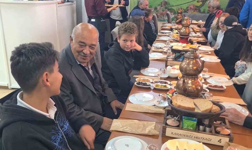 Tekirdağ'da kuşaklar buluştu: dede-torun sıcaklığı huzurevini sardı