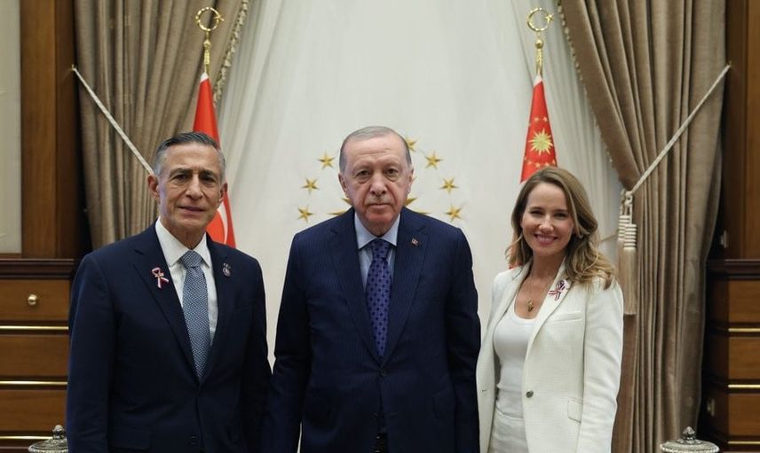 Erdoğan ABD'li milletvekili Darrell Issa ve eşini kabul etti