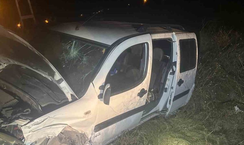 Kayseri'de Buğdaylı Mahallesi'nde kafa kafaya çarpışma: iki sürücü yaralandı