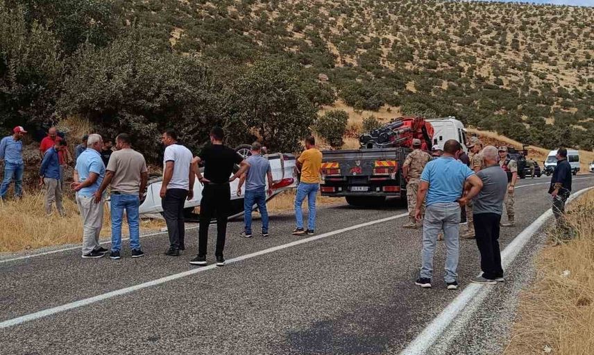 Nusaybin'de takla atan otomobil büyük çapta maddi hasar gördü